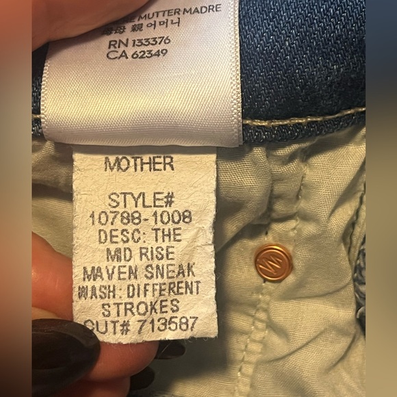 Mother Mid-Rise Maven Sneak - Picture 13 of 13